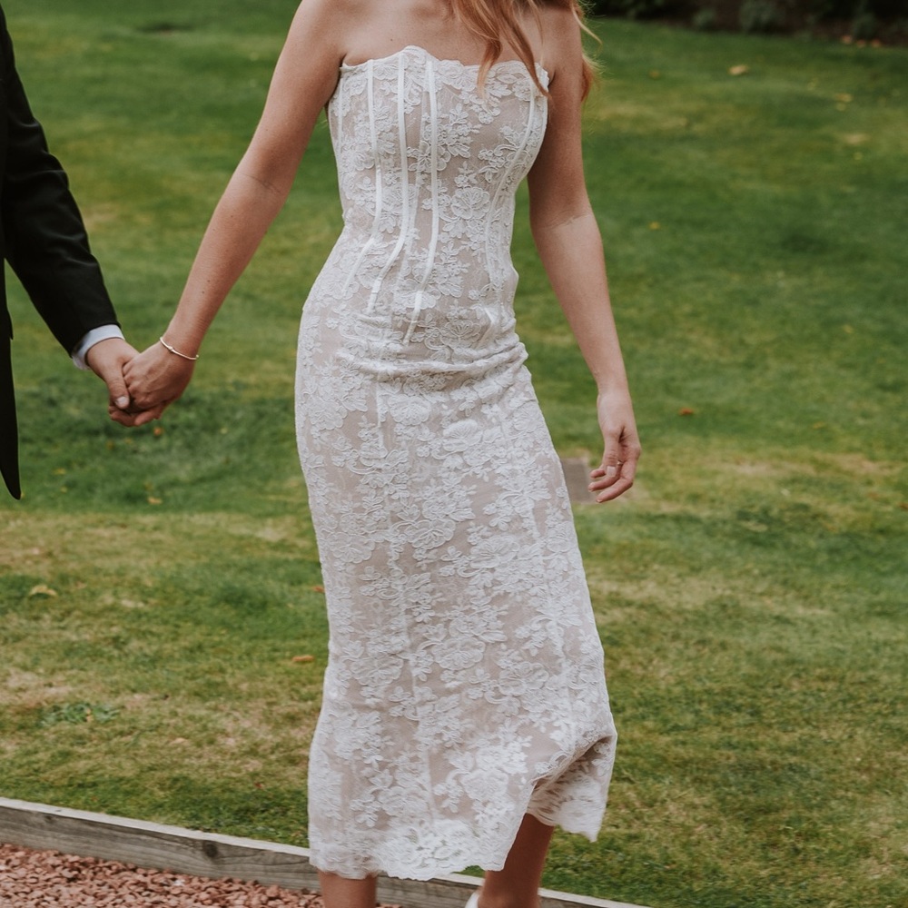V. Chapman Capulet Midi Dress in White Chantilly Lace - Picture 6 of 8